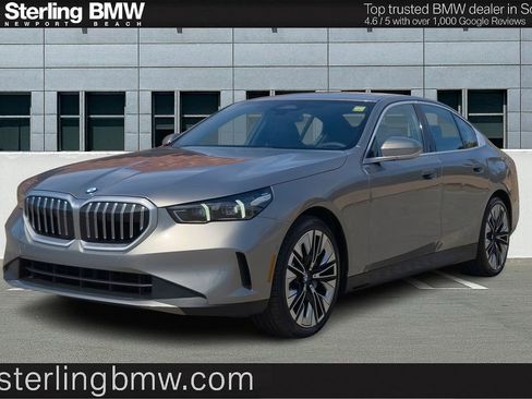 Used 2025 BMW 530i image 3
