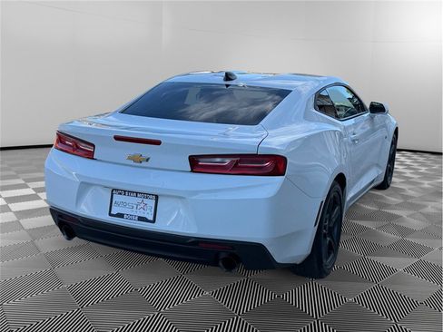 Used 2017 Chevrolet Camaro LT RWD image 5