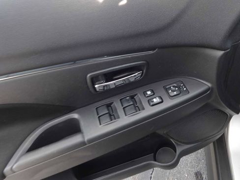 Used 2024 Mitsubishi Outlander Sport ES image 12