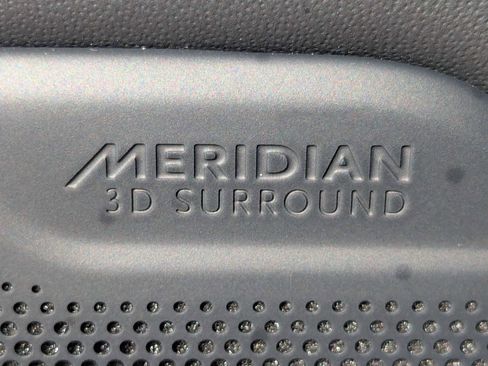 Used 2025 Land Rover Range Rover SE AWD/4WD image 24