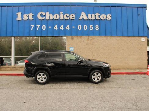 Used 2021 Toyota RAV4 XLE FWD image 7
