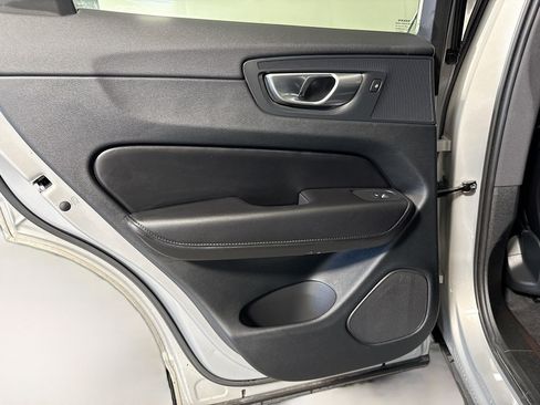 Used 2023 Volvo XC60 B5 Plus FWD image 26
