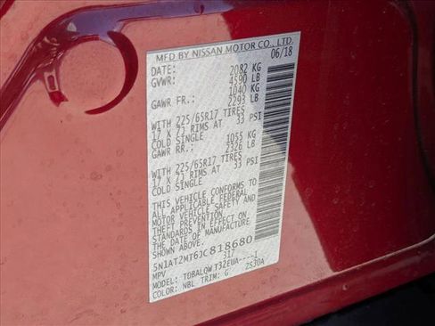 Used 2018 Nissan Rogue SV image 24