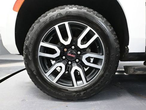 Used 2021 GMC Yukon XL AT4 AWD/4WD image 18