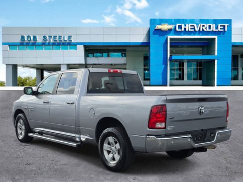 Used 2020 RAM 1500 Classic SLT w/ Luxury Group RWD image 3