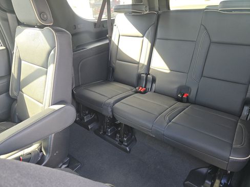 New 2025 Chevrolet Suburban Premier AWD/4WD image 24
