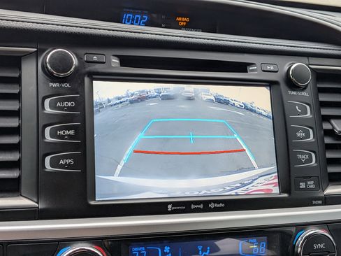 Used 2019 Toyota Highlander XLE image 38