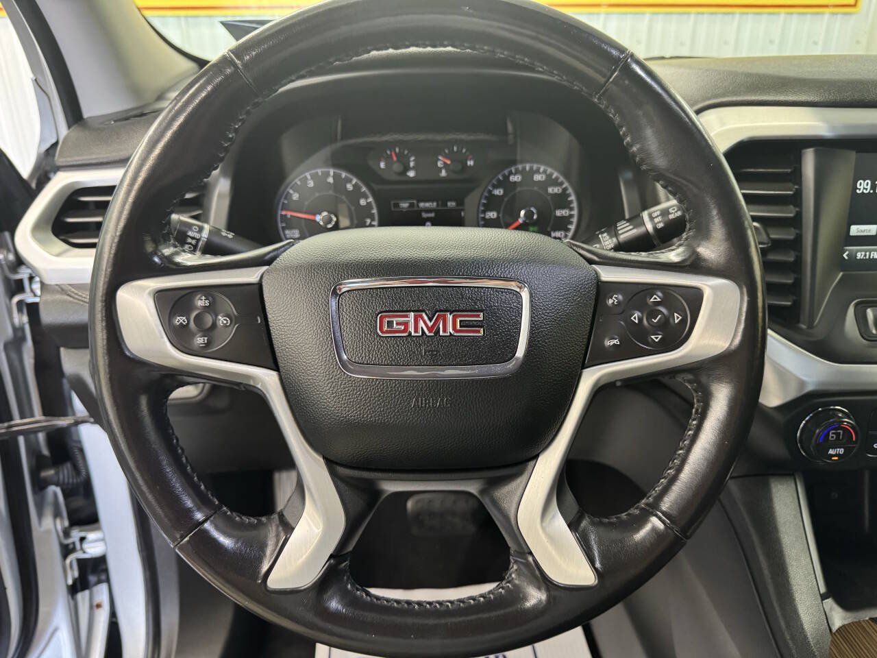Used 2019 GMC Acadia SLE w/ LPO, Black Accent Package FWD image 22