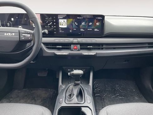 Used 2025 Kia K4 EX image 11
