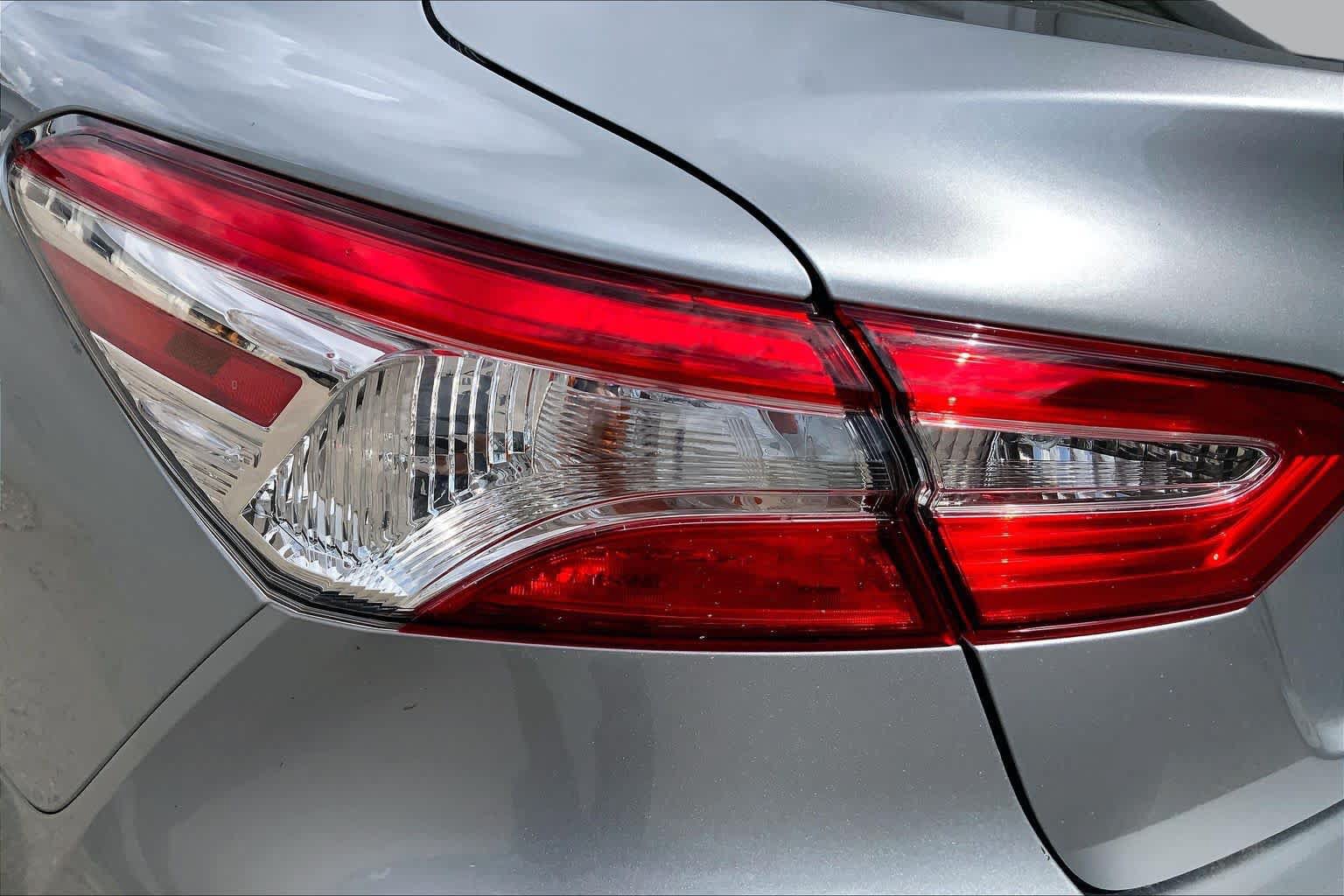 Used 2020 Toyota Camry LE FWD image 29