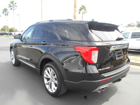 Used 2022 Ford Explorer Platinum w/ Equipment Group 601A image 8