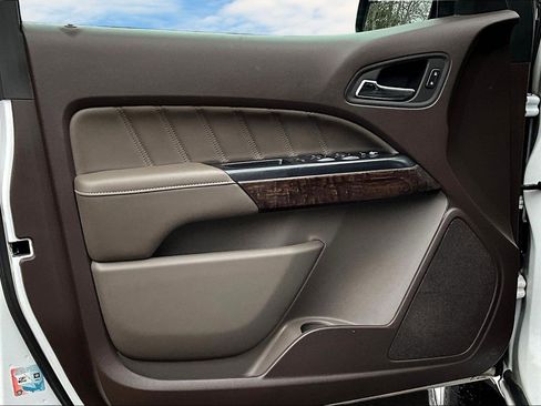 Used 2022 GMC Canyon Denali image 13