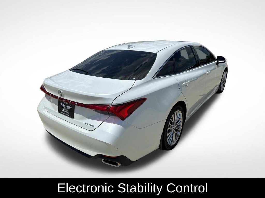 Used 2019 Toyota Avalon Limited FWD image 10