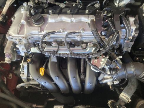 Used 2022 Toyota Corolla LE FWD image 30