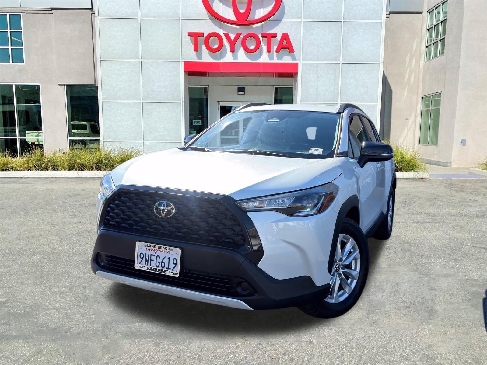 Certified 2025 Toyota Corolla Cross LE FWD image 4