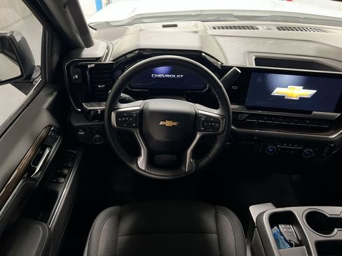 Used 2025 Chevrolet Silverado 1500 LT image 11