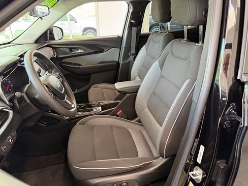 Used 2023 Chevrolet TrailBlazer LT FWD image 10