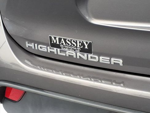 Used 2023 Toyota Highlander XSE image 9