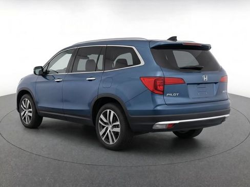 Used 2017 Honda Pilot Touring image 7