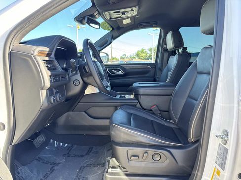 Used 2023 Chevrolet Suburban Premier image 19