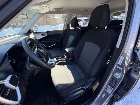 Used 2025 Kia Soul LX w/ LX Technology Package image 34