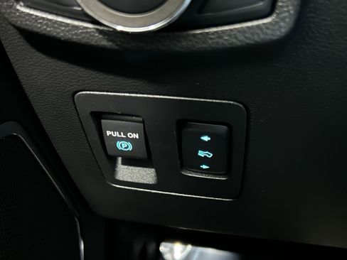 Used 2019 Ford F150 Lariat image 14