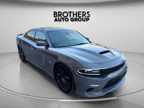 Used 2019 Dodge Charger Scat Pack w/ Plus Group image 2
