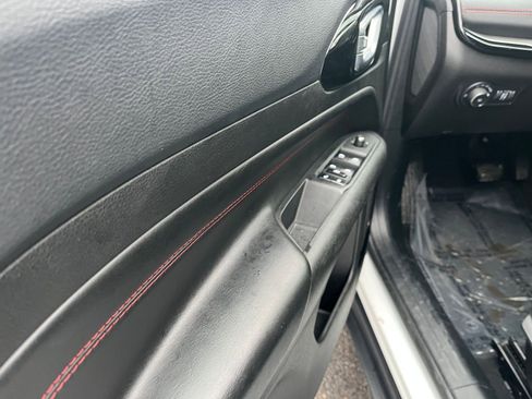 Used 2025 Jeep Compass Trailhawk image 18