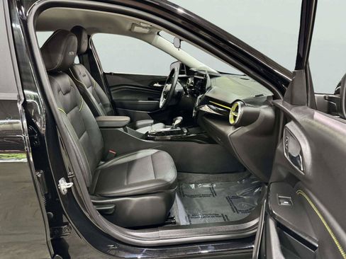 Used 2025 Chevrolet Trax ACTIV w/ Driver Confidence Package FWD image 39