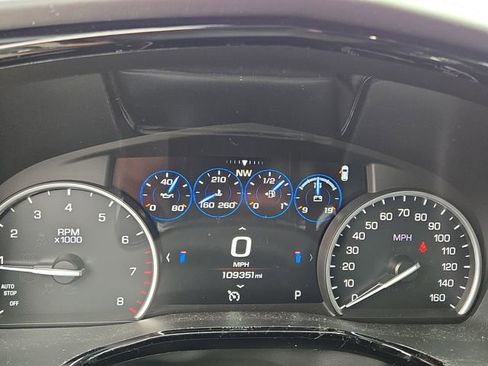 Used 2017 Cadillac XT5 Platinum AWD/4WD image 9