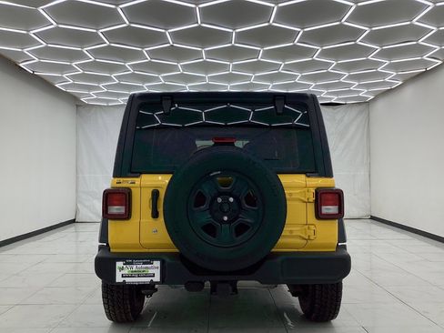 Used 2018 Jeep Wrangler Unlimited Sport image 10