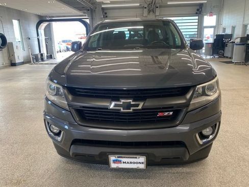 Used 2017 Chevrolet Colorado Z71 AWD/4WD image 2