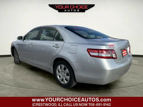 Used 2011 Toyota Camry LE FWD image 3