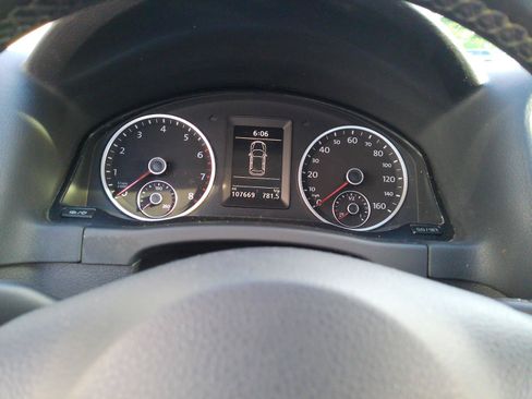 Used 2013 Volkswagen Tiguan SEL FWD image 8
