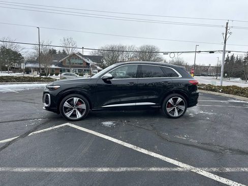 New 2025 Audi SQ5 Premium Plus image 4