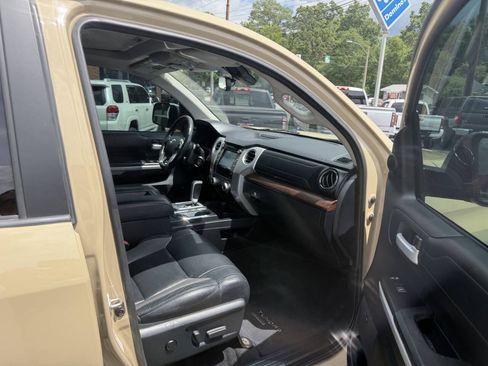 Used 2018 Toyota Tundra Limited w/ Limited Premium Package AWD/4WD image 14
