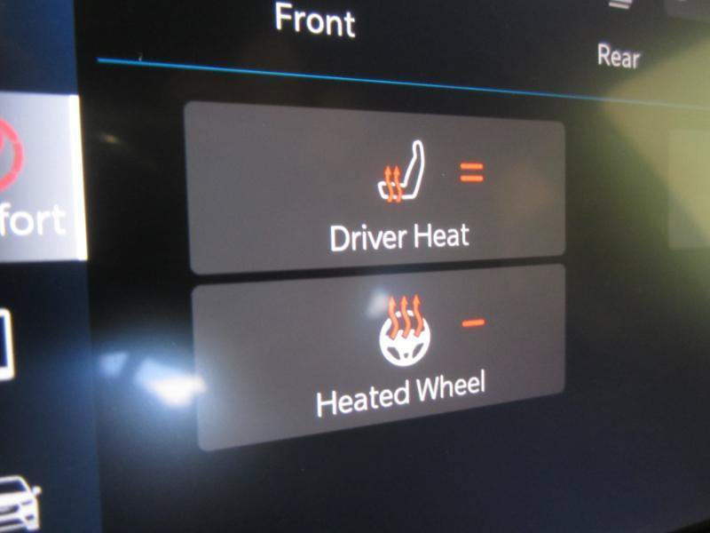 Used 2023 Chrysler Voyager LX FWD image 19