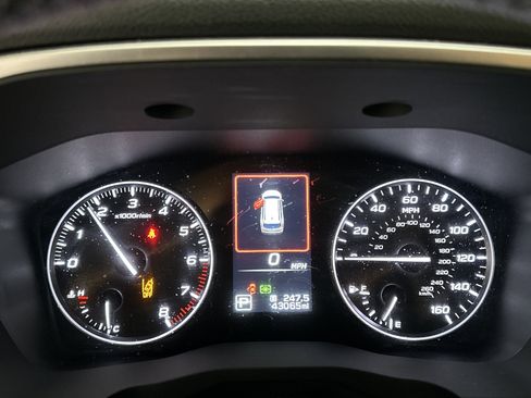 Used 2023 Subaru Ascent Limited w/ Technology Package AWD/4WD image 27