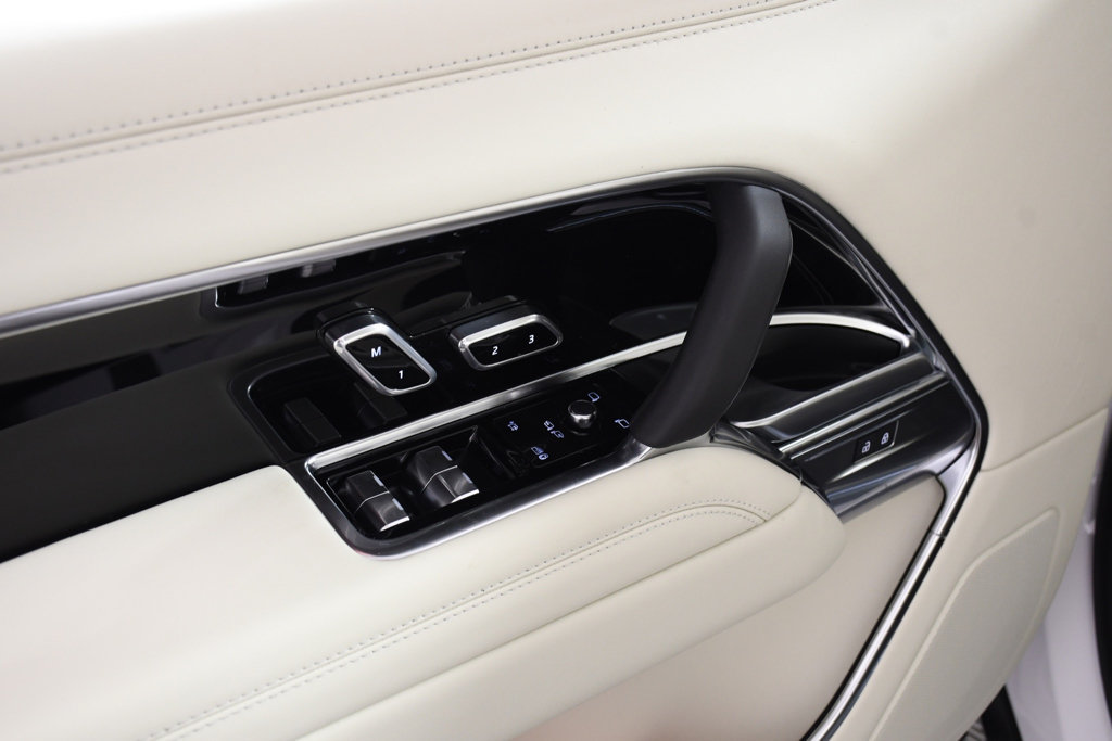 New 2026 Land Rover Range Rover SE AWD/4WD image 15