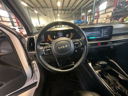 Certified 2024 Kia Sorento S w/ Panoramic Sunroof Package image 14