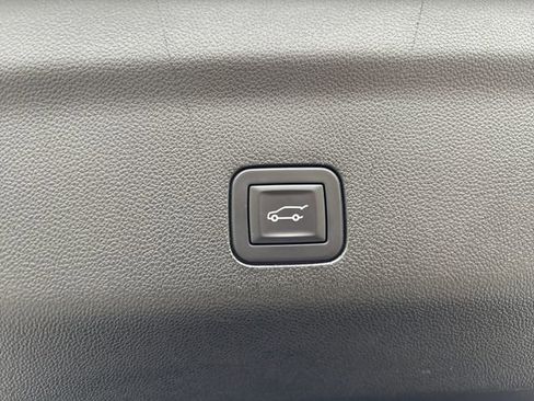 Used 2025 Chevrolet Tahoe Z71 image 34