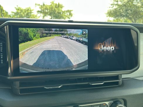 New 2025 Jeep Wrangler Sport S image 30