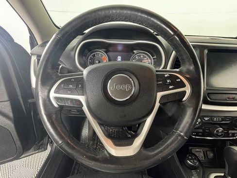 Used 2016 Jeep Cherokee Trailhawk w/ Comfort/Convenience Group image 16