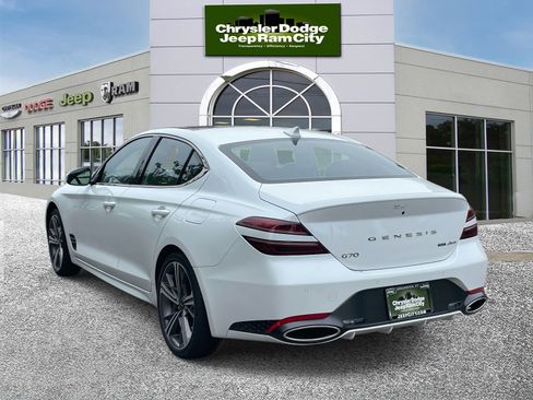 Used 2024 Genesis G70 3.3T Advanced image 8