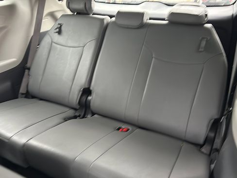 Used 2024 Toyota Sienna XLE image 20
