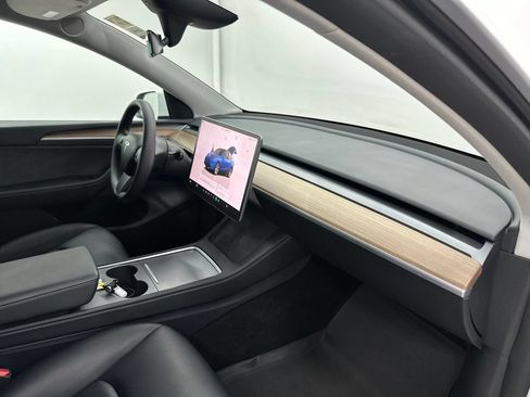 Used 2023 Tesla Model Y Long Range AWD/4WD image 22