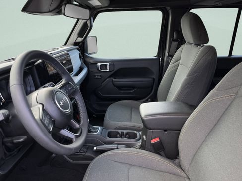 Used 2025 Jeep Wrangler Willys image 29