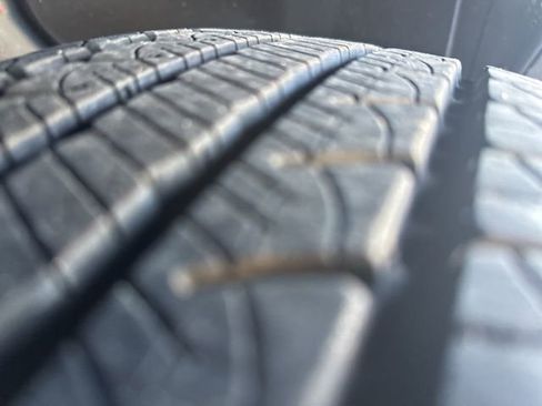 Used 2017 Kia Sorento EX image 35