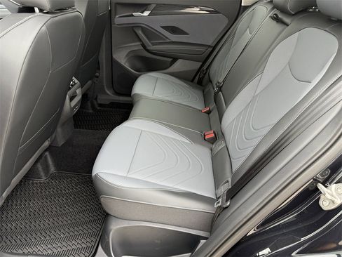 New 2026 Volkswagen Tiguan SE image 24