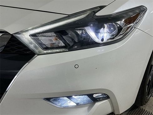 Used 2017 Nissan Maxima SR w/ Midnight Edition image 31
